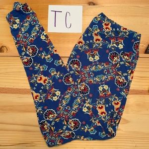 Tall and Curvy LuLaRoe Leggings